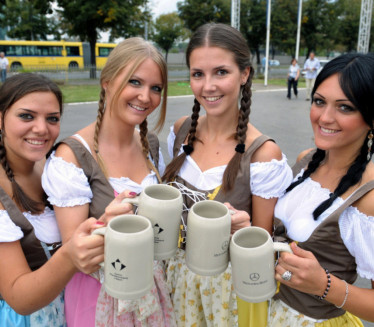 Sramno:Neverovatno šta žene na Oktoberfestu nose ispod suknje