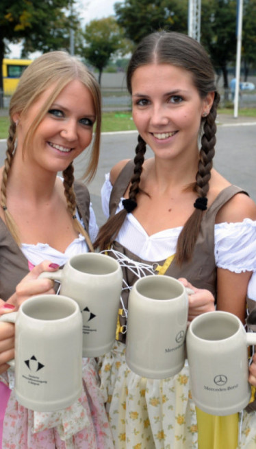 Sramno:Neverovatno šta žene na Oktoberfestu nose ispod suknje
