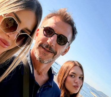 Andrea i Hana: Dača Ikodinović sa ćerkama u Španiji (foto)