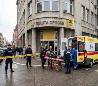 Slagao pakete u pošti, iz jednog opalila puška i upucala ga