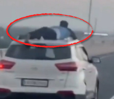 Policajac se popeo na krov auta švercera - vozili ga 40 km
