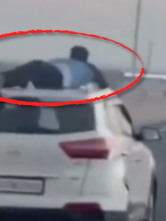 Policajac se popeo na krov auta švercera - vozili ga 40 km