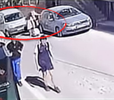 Užas u SRB: Udario devojčicu, pobegao,prodao auto-još u begu