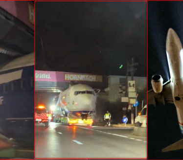 Drama na putu! Avion se ZAGLAVIO ispod nadvožnjaka (Video)