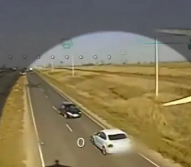 Snimak sa ratišta: Ukrajinski dron se zabio u kamion