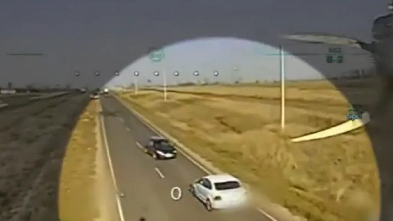 Snimak sa ratišta: Ukrajinski dron se zabio u kamion