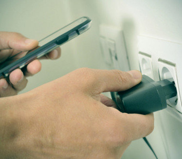 Punjač u utičnici čak i kad ne punite telefon? To je greška