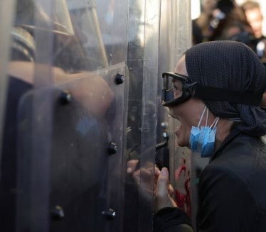 Demonstranti upali u Apelacioni sud - Rama ne da ostavku
