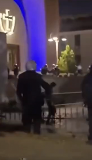 Demonstranti u Tirani policiji pobegli u pravoslavnu crkvu