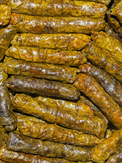 Grci ovako uvijaju sarme: Trik je u tri pokreta