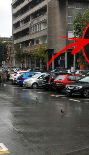Oštetila mu auto, ostavila hit poruku: Zbog detalja svi plaču